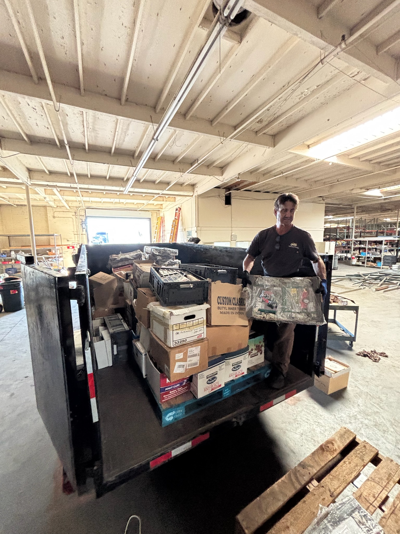 Warehouse furniture removal in Long Beach